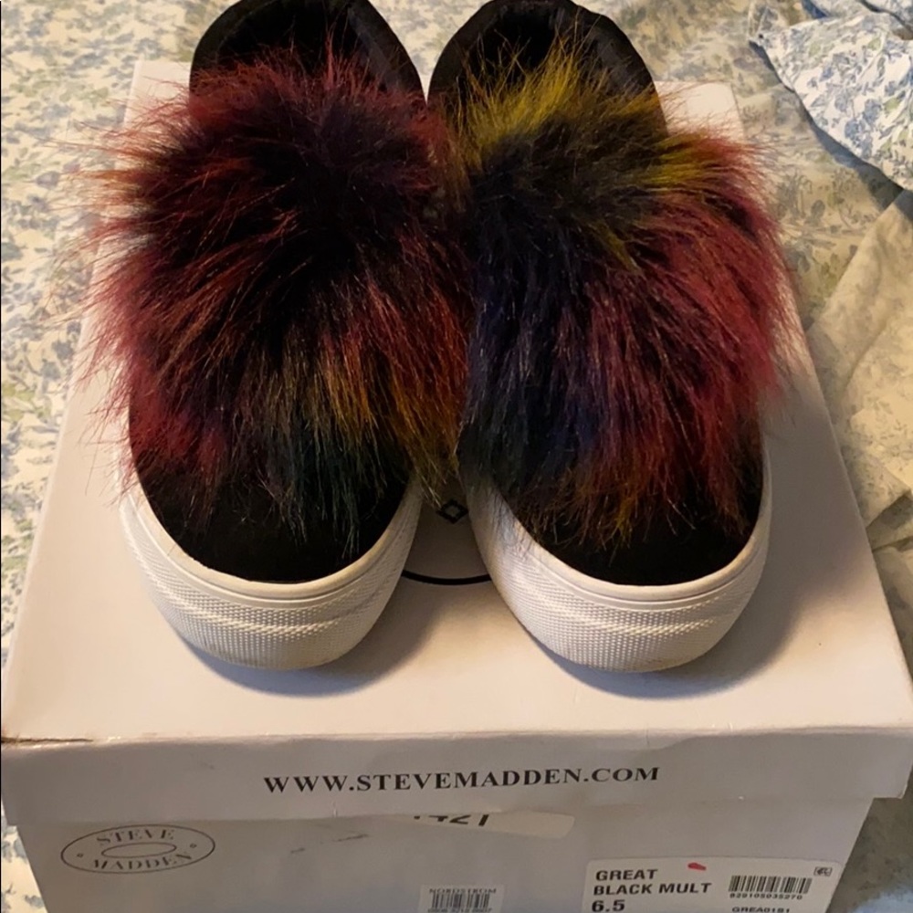 Steve Madden fur slip ons